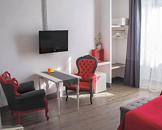Oda ve Kahvaltı Relais Cola Di Rienzo 4*