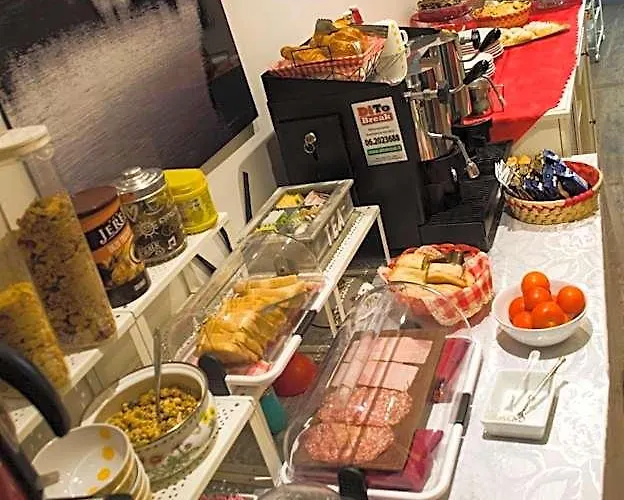 Relais Cola Di Rienzo Oda ve Kahvaltı