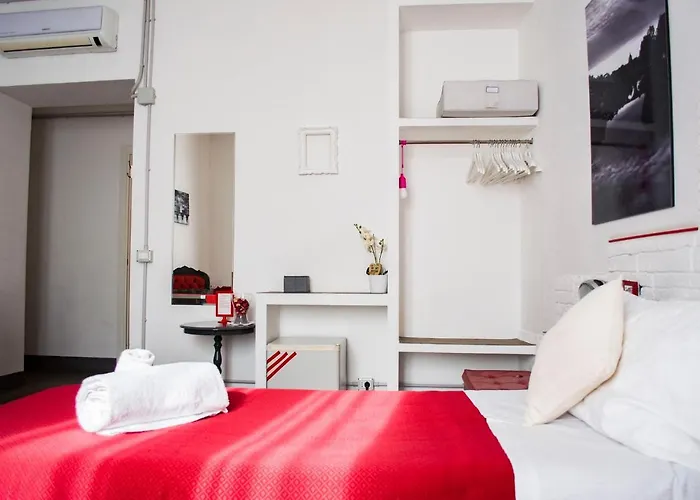 Отель типа "постель и завтрак" Relais Cola Di Rienzo 4*