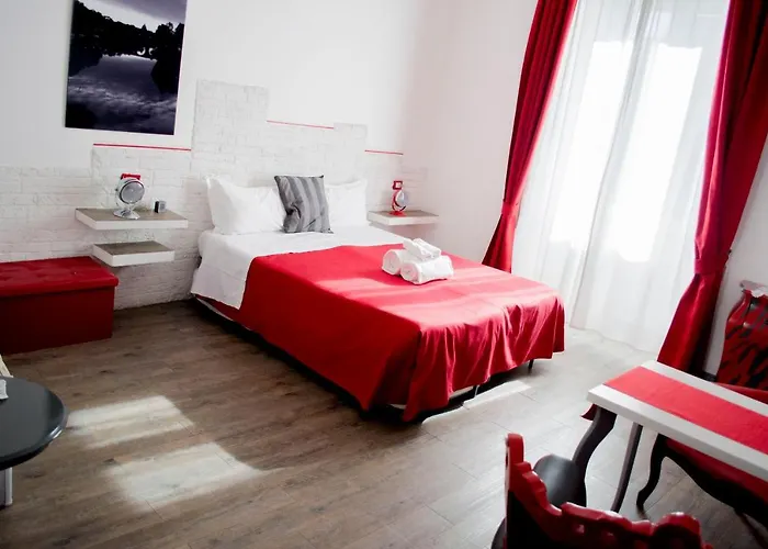 Отель типа "постель и завтрак" Relais Cola Di Rienzo 4*